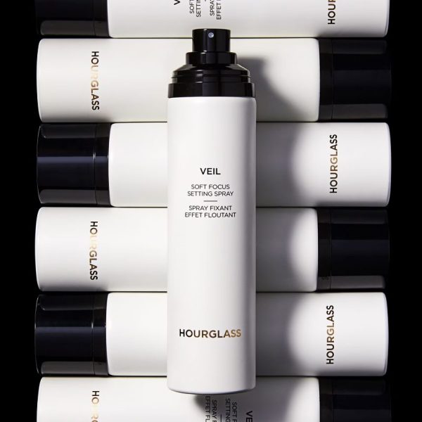 Hourglass Veil™ Soft Focus Setting Spray 120ml - Image 3