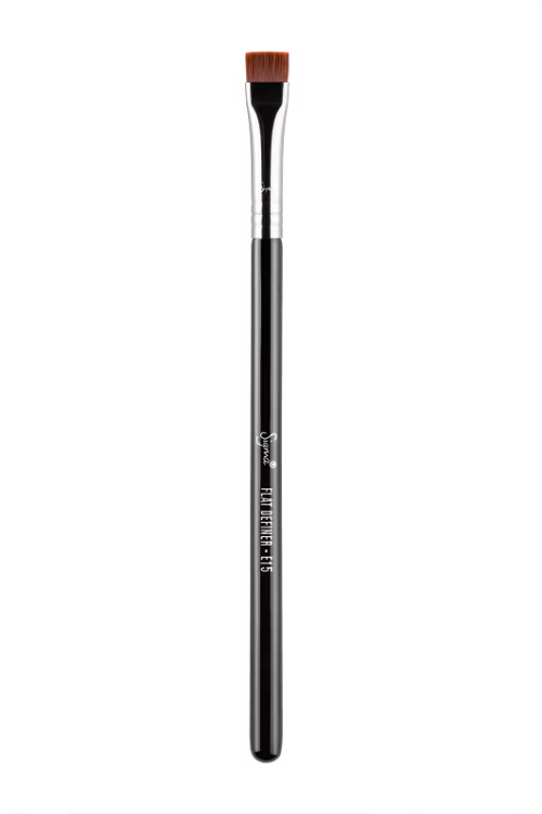 Sigma Beauty E15 – Flat Definer Brush