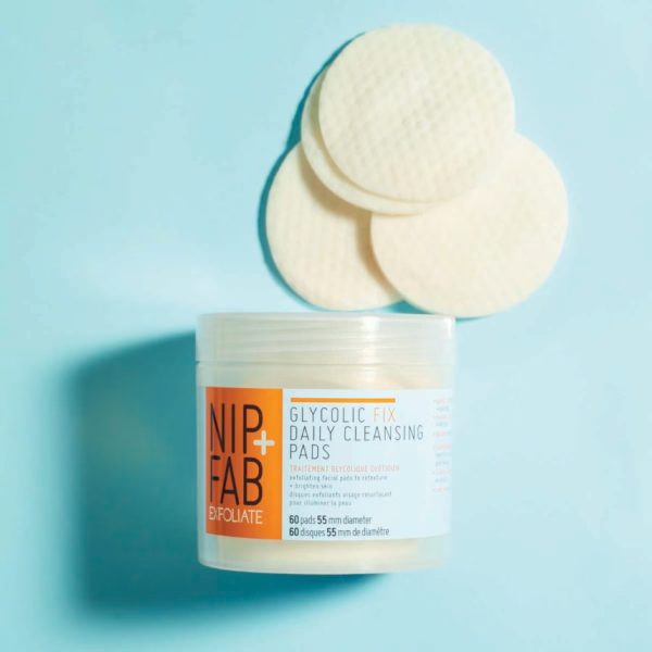 NIP+FAB Glycolic Fix Daily Cleansing 60 Pads - Image 2