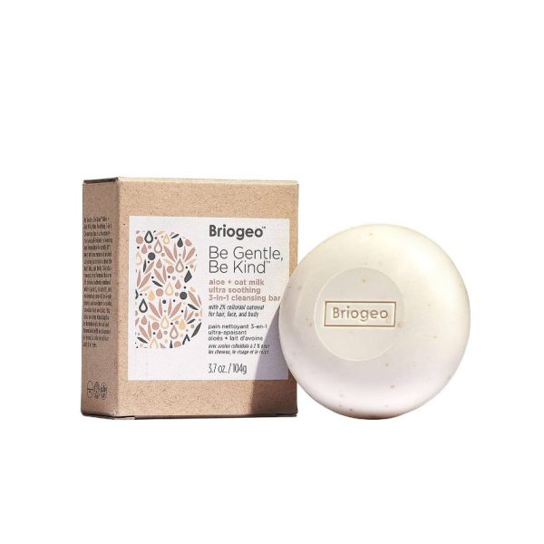 BRIOGEO Be Gentle, Be Kind ™ Aloe + Oat Milk Ultra Soothing 3-in-1 Cleansing Bar 104g - Image 2