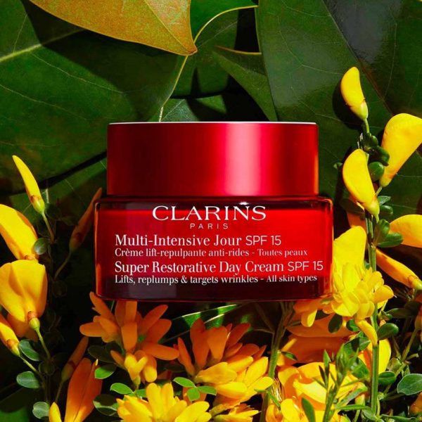 Clarins Super Restorative Day Cream SPF15 50ml - Image 2