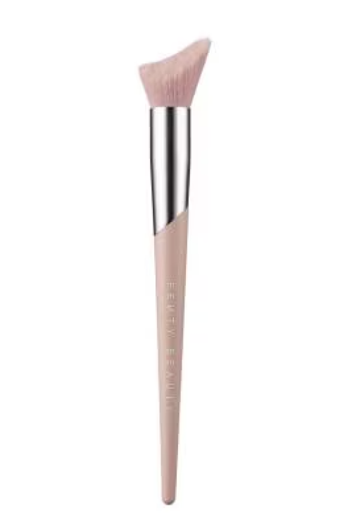 Fenty Beauty Cheek-Hugging Highlight Brush 120