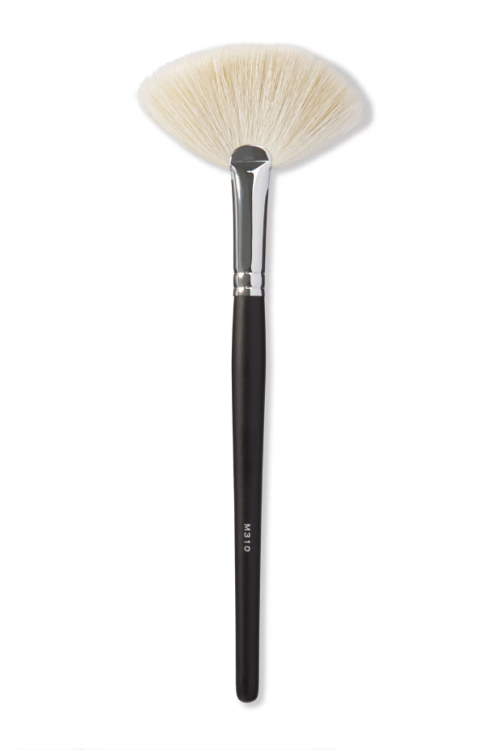 Morphe M310 – Large Soft Fan Brush