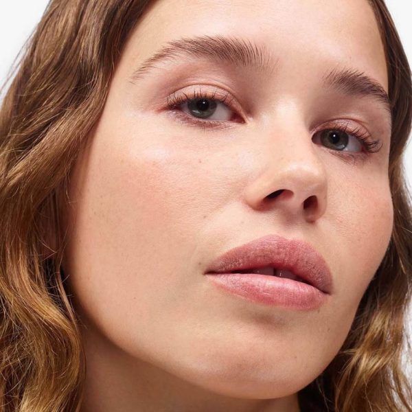 GLOSSIER Perfecting Skin Tint for Dewy Sheer Coverage 30ml - Image 2