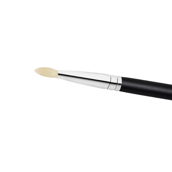 M.A.C 239s Eye Shader Brush Brush - Image 2